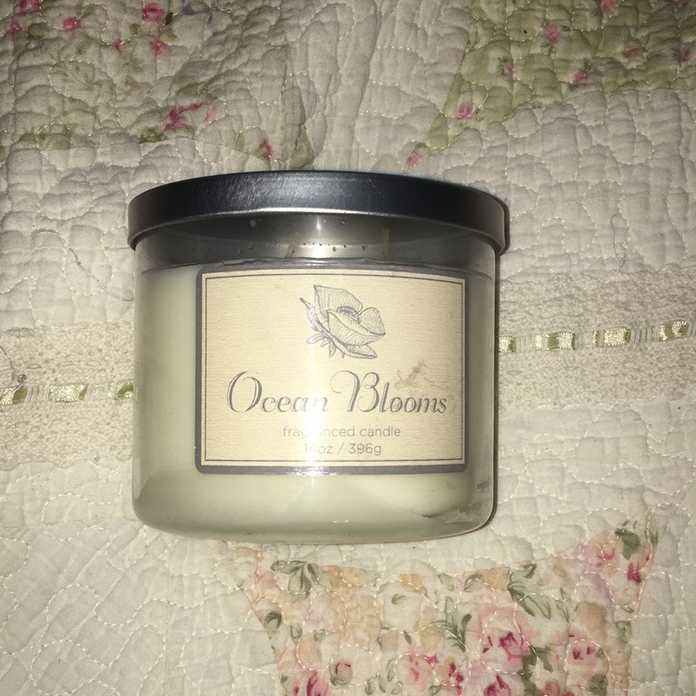 Ocean 🌊 Blooms Candle 🕯